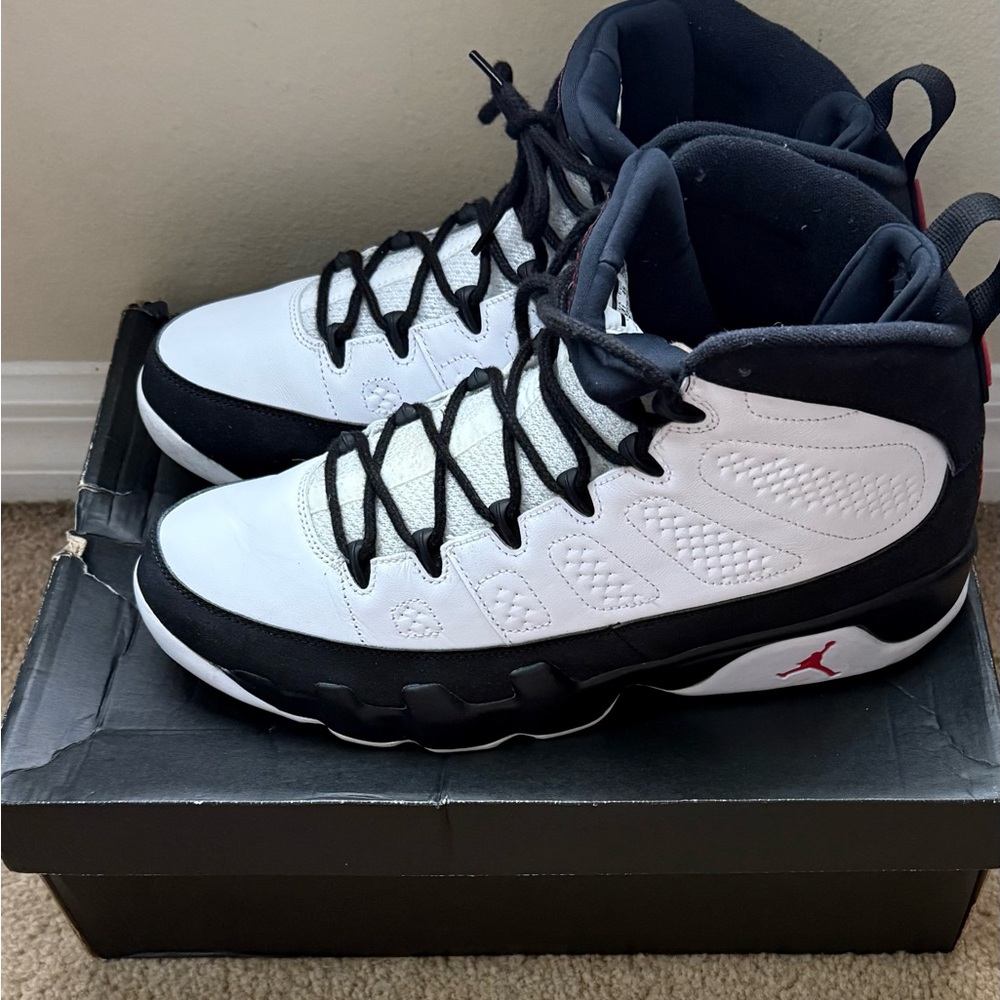 Jordan Men's Athletic Shoes - White and Black